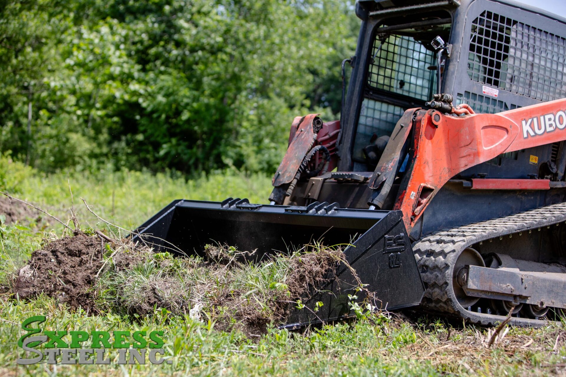 84 HD Tooth bucket Action 2 scaled 1