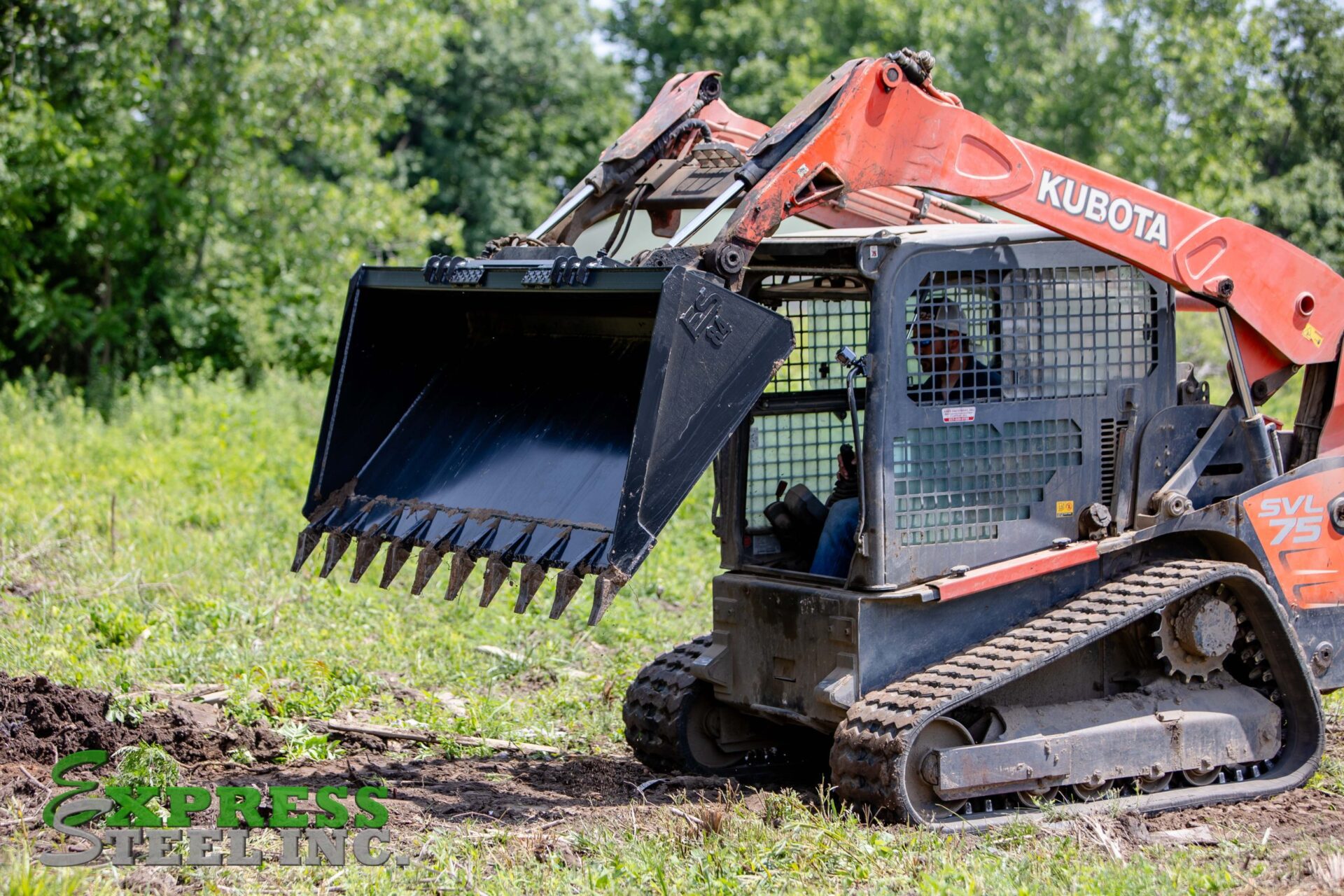 84 HD Tooth bucket Action 5 scaled 1