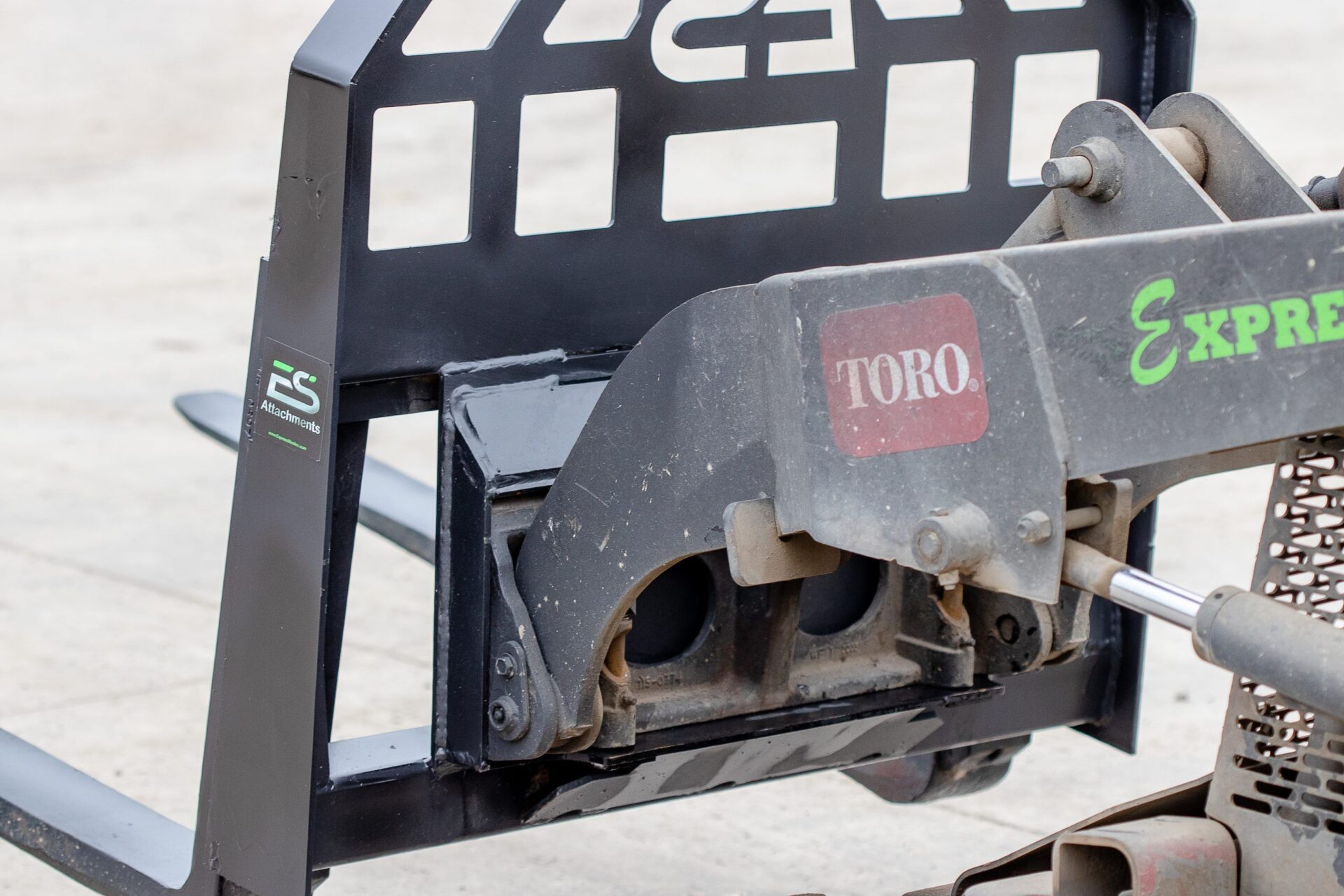 Toro dingo Forks 9 scaled 1