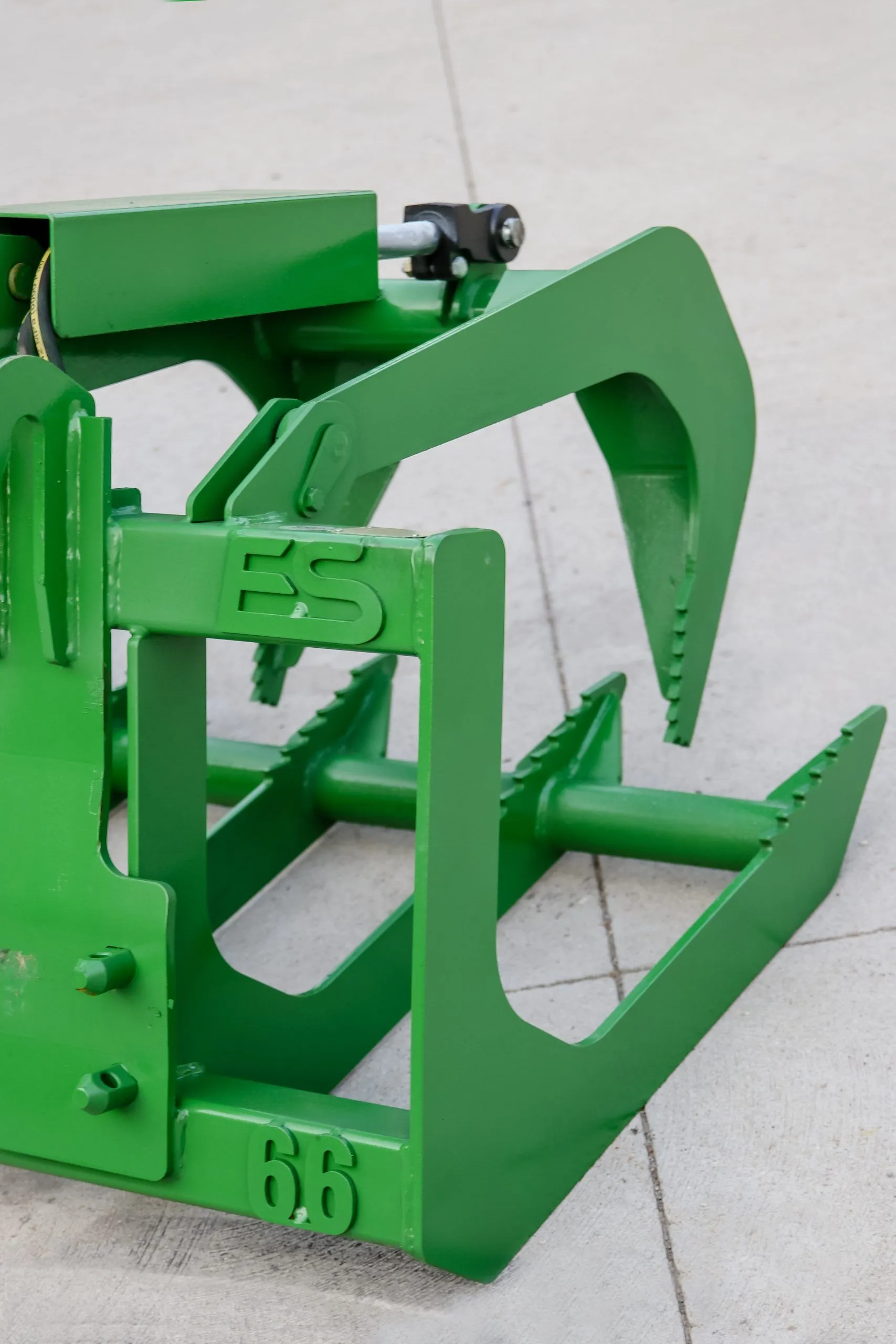 Express Steel John Deere Compact Grapple - Image 2