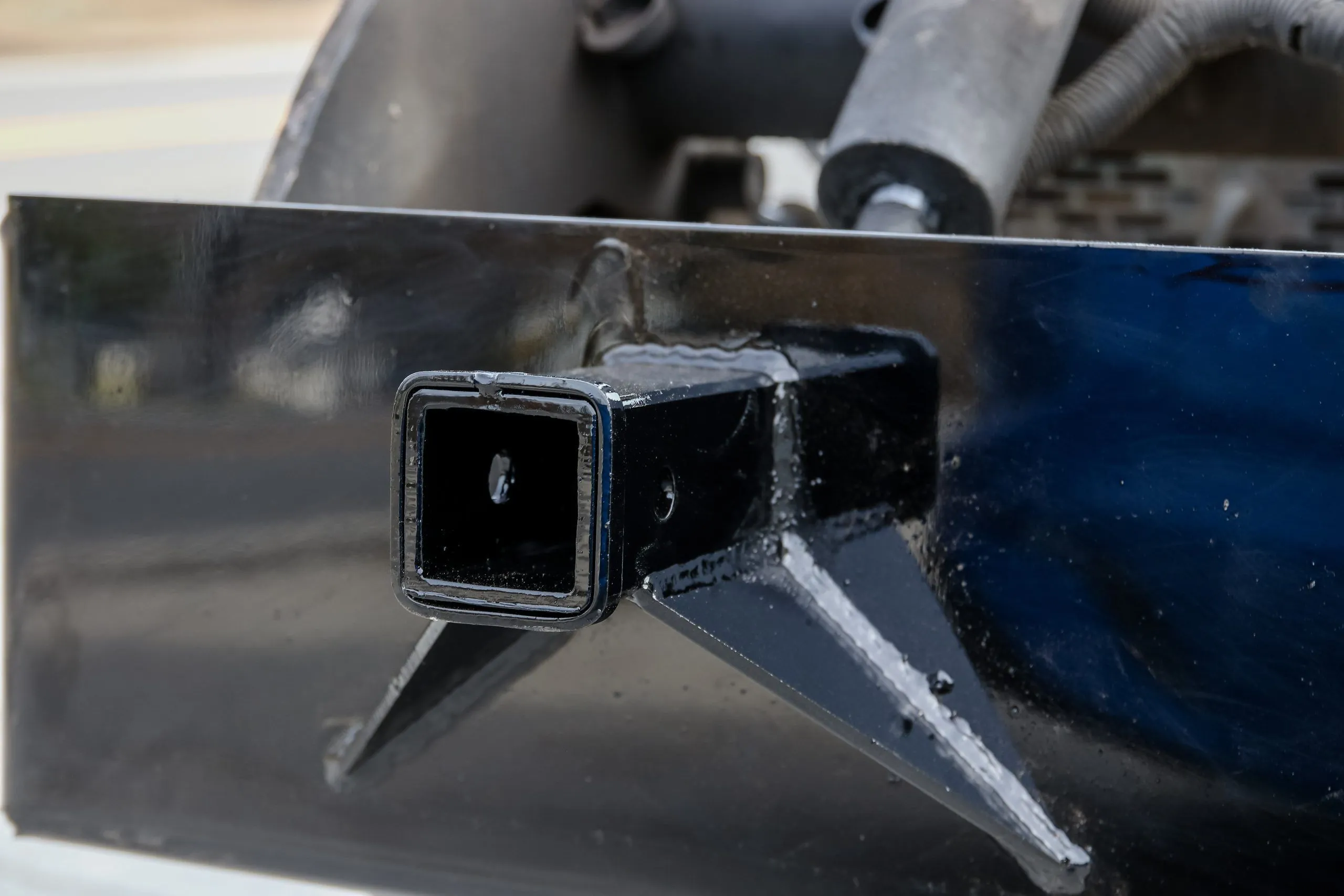 Express Steel Mini-Skid Hitch Plate - Image 9