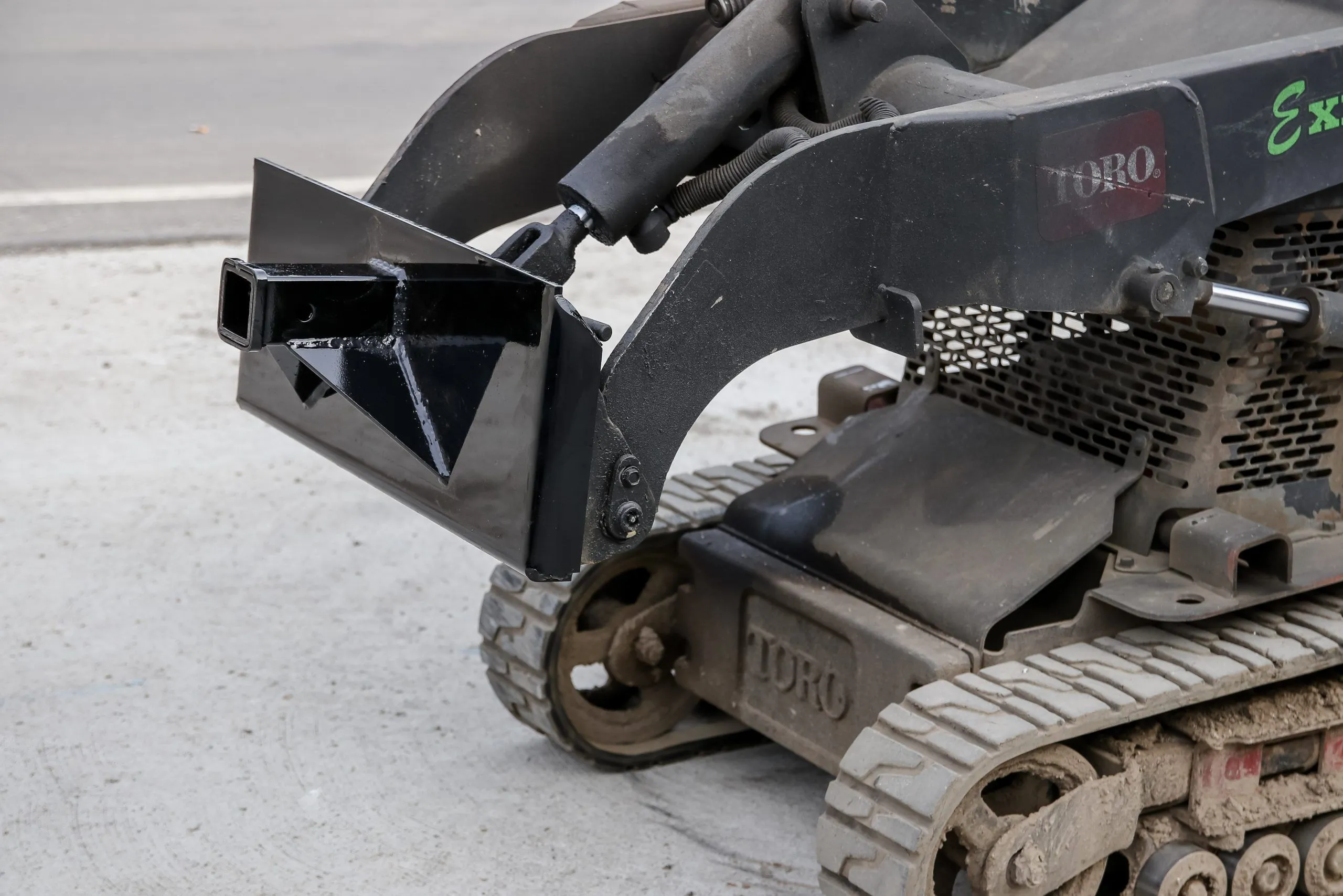 Express Steel Mini-Skid Hitch Plate - Image 5